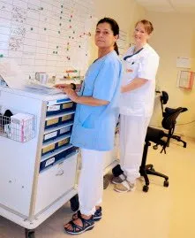 Avdelingsleder Anne Gerd Dybedal Mathisen og spesialsykepleier Eva Marie Kingsrød, Iddebo sykehjem.